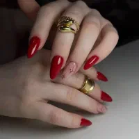 تخفیف  ویژه  کاشت ناخن برا شب یلدا زمان محدود|خدمات آرایشگری و زیبایی|اردبیل, |دیوار