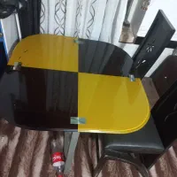 میزشیشه ای بادوعددصندلی چوبی