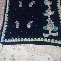 یک دست لباس مخمل ترکی ندوخت. ولی طراحی شده