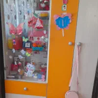 یک عدد کمد بچه