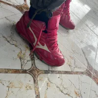 کتونی میزانو