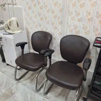 دو عدد ویترین اینه نو وو دو عدد صندلی  انتظار|آرایشگاه و سالن‌های زیبایی|رشت, رشتیان|دیوار