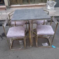 میز ناهارخوری چهار نفره فلزی گرد و مربع