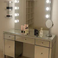 میز ارایش آینه ای همراه با لامپ