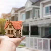 فروش منزل دو طبقه درب از حیاط فرصت شیرازی مطهر