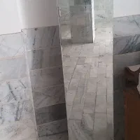 .اینه کاملا نو ومدل عروسکی تمرین ارایشگری کار کرده|کتابخانه، شلف، قفسه‌های دیواری|زنجان, |دیوار