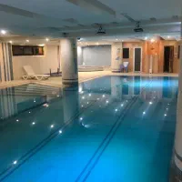 65متراستخرسونا-لابی-حتی-مجرد-میدان-کاج