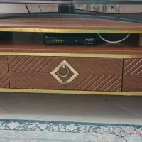 زیرتلویزیون میزناهارخوری