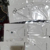 گردنبند عمده|بدلیجات|ری, سرتخت|دیوار