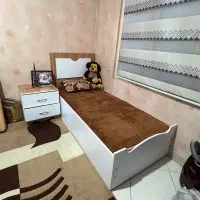 تخت و پاتختی همراه با تشک