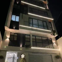واحد ۹۳ متری لوکس
