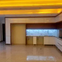 فروش طبقه دوم 145 متری کلید اول عمار