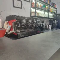 کار در کافه