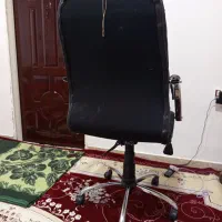 1عدد صندلی گردان .بدون هیچ مشکلی