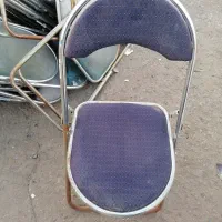 تعدادی صندلی تاشو صدوقی