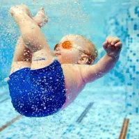 آموزش شنا برای بانوان و دختربچه ها