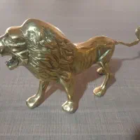 شیر برنزی