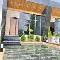 فلت-نما-شیشه-ای-با-مدارک-و-دسترسی-راحت