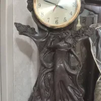ساعت با پایه