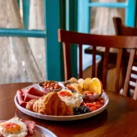 گریل کار ، آشپز فرنگی ، صبحانه زن