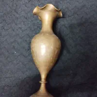 گلدان رنگ طلایی