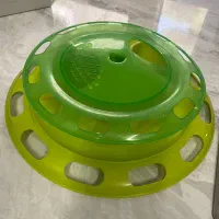 اسباب بازی و جای غذا گربه