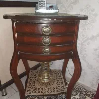 میز تلفن دارای سه کشو