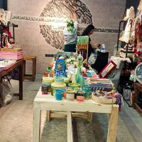 میز چوبی ۶ نفره