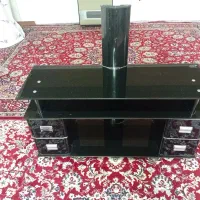 فرش و میز تلویزیون