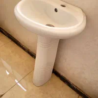 روشویی پایه دار