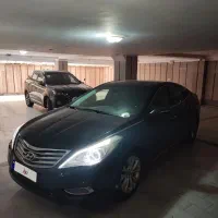 ازرا گرنجور مدل ۲۰۱۴