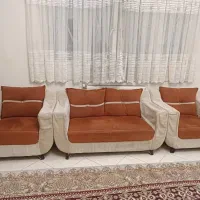 مبل هفت نفره،با میز ناهارخوری وگل میز بفروش میرسد