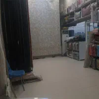 کارگر/فروشنده در فرش فروشی