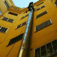 کار در ارتفاع راپل درزانقطاع پیچ رولپلاک سنگ طناب