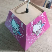 لوستر اتاق کودک و ساعت دیواری