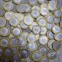 ۱۴۸ عدد سکه قدیمی مختلف.