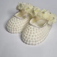 پاپوش نوزادی دخترانه مرواریدی