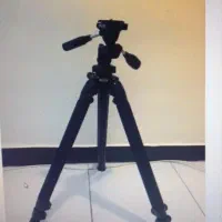 سه پایه دروبین