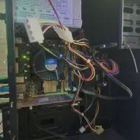 ۸عدد کامپیوتر