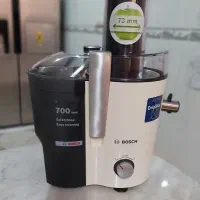 آبمیوه گیری . چای ساز چای ساز. میز تلویزیون