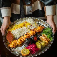 کمک اشپز(مسلط به تخته کاری)،کباب پز ماهر،بسته بند