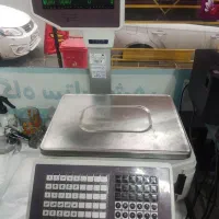 ترازو‌30کیلو‌‌مارک‌صدر‌کلا‌چهار‌ماه‌کار‌کرده‌نونو