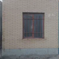 درب ساختمان و پنجره