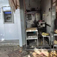 اجاره مغازه میدان وزیری، روبروی پل، جنب خودپرداز