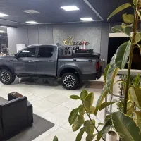 کارگر برای نمایشگاه خودرو