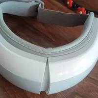 ماساژور حرفه ای چشم و اطراف چشم