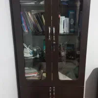 کتابخانه تمیز وسالم