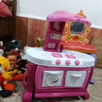 عروسک|اسباب‌بازی بچه|نیشابور, شهید جعفری|دیوار