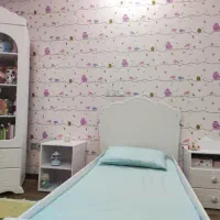 تخت دو منظوره و کتابخانه ژیک و تشک تخت کاملا سالم