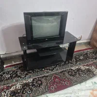 تلویزیون  ال جی ۲۱ اینچ و میز تی وی